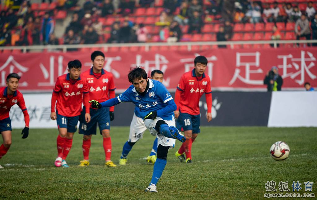  拜仁慕尼黑提前夺冠，德甲联赛冠军归属尘埃落定