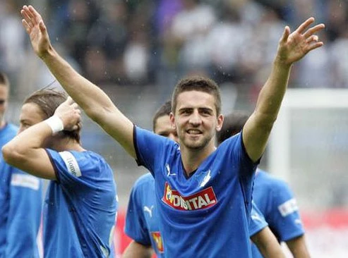  霍芬海姆进攻多点开花，团队配合斩获胜利